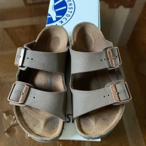 Kids Arizona Mocca Birkenstock. Sz 28